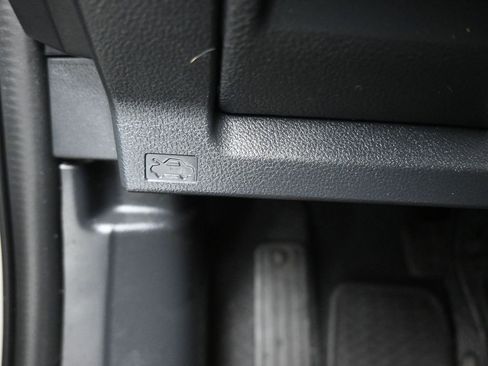 Used 2022 Subaru Crosstrek 2.5i Sport w/ Moonroof Package image 29