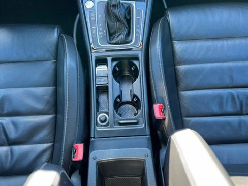 Used 2016 Volkswagen Golf 4-Door image 14