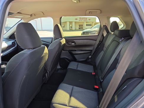 Used 2024 Nissan Rogue SV image 10