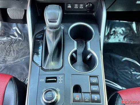 Used 2023 Toyota Highlander XSE AWD/4WD image 30