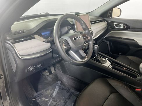 Used 2023 Jeep Compass Limited AWD/4WD image 9