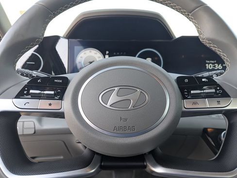 Used 2025 Hyundai Elantra SEL FWD image 21