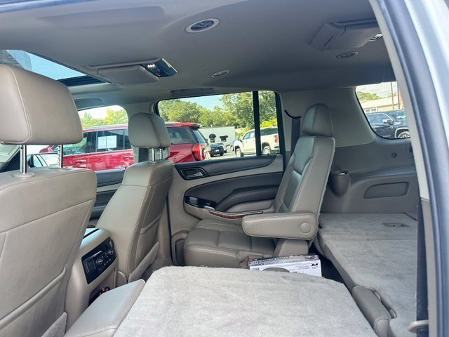 Used 2018 Chevrolet Suburban Premier AWD/4WD image 10