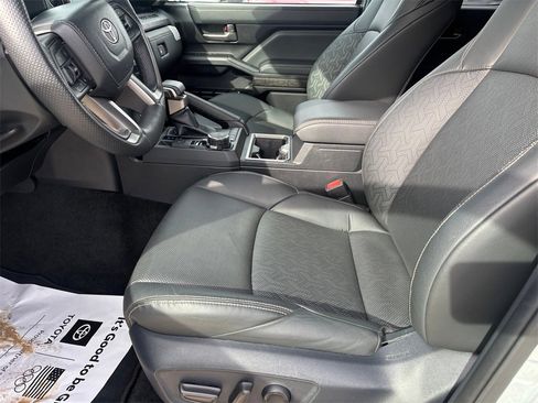 Used 2024 Toyota Tacoma Limited image 8