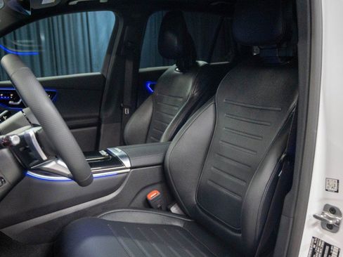 New 2026 Mercedes-Benz GLC 300 image 11