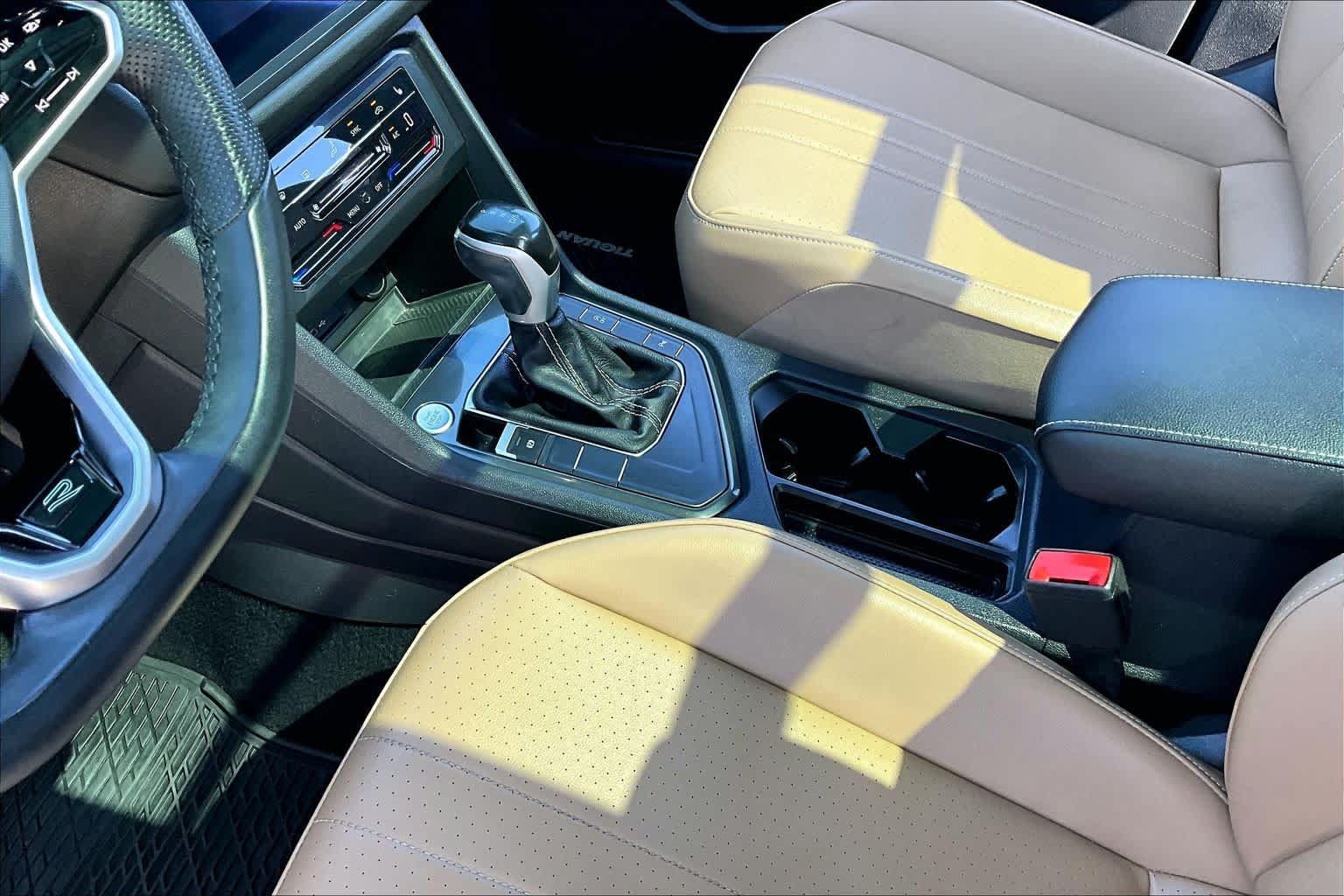 Used 2024 Volkswagen Tiguan SE R-Line w/ MDO Package, Three-Row FWD image 17