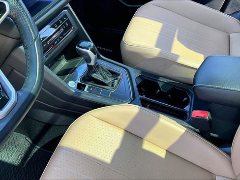 Used 2024 Volkswagen Tiguan SE R-Line w/ MDO Package, Three-Row FWD image 17