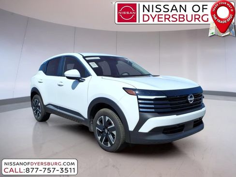 Used 2025 Nissan Kicks SV AWD/4WD image 1