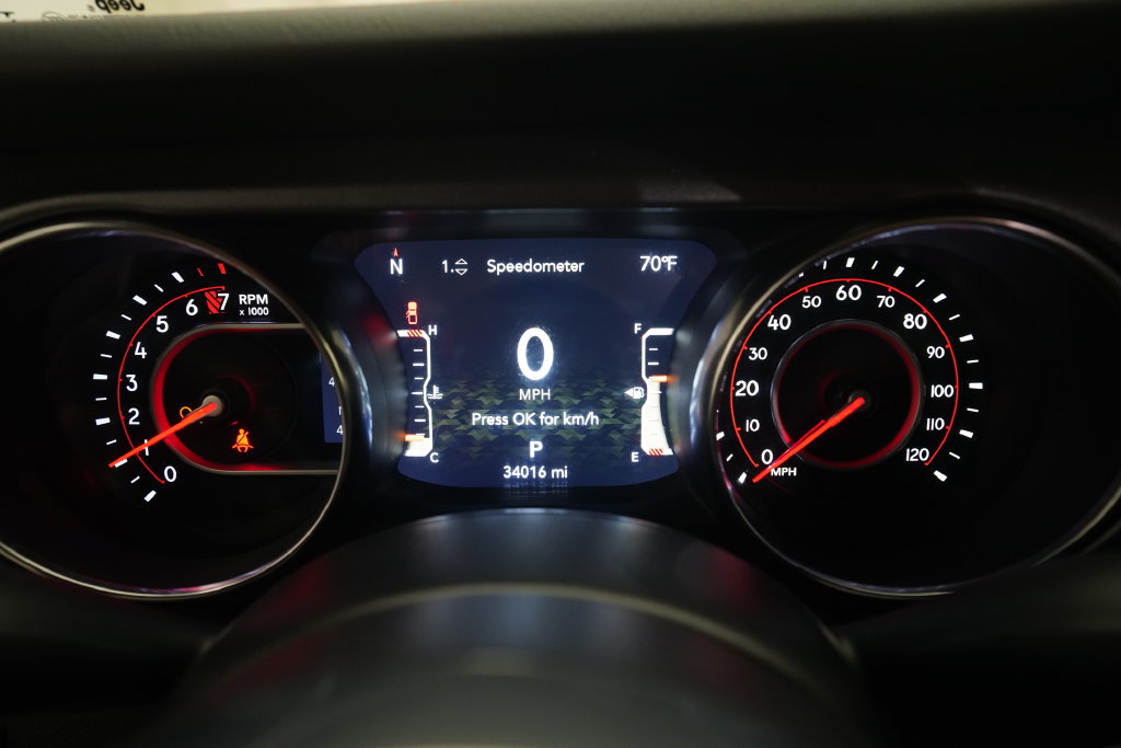 Used 2022 Jeep Gladiator Mojave w/ Cold Weather Group AWD/4WD image 2