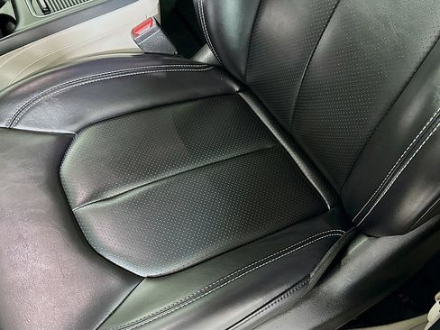 Used 2023 Chrysler Pacifica Touring-L image 19