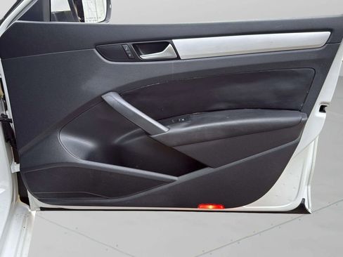 Used 2013 Volkswagen Passat TDI SE image 27