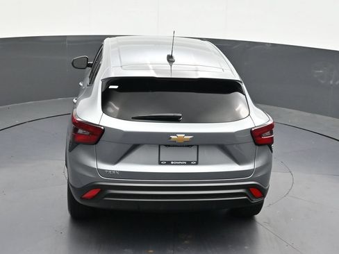 Used 2024 Chevrolet Trax LS FWD image 19