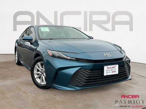 Used 2025 Toyota Camry LE FWD image 1