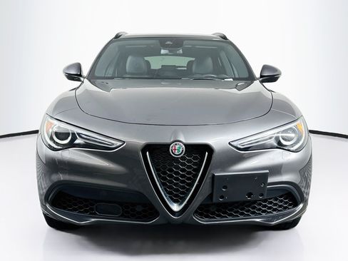 Used 2023 Alfa Romeo Stelvio Ti AWD/4WD image 2