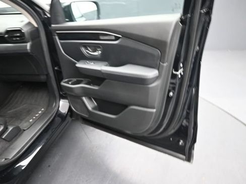 Used 2025 Honda Pilot Touring image 33