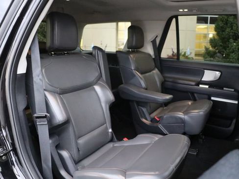 Used 2025 Ford Expedition Active RWD image 14