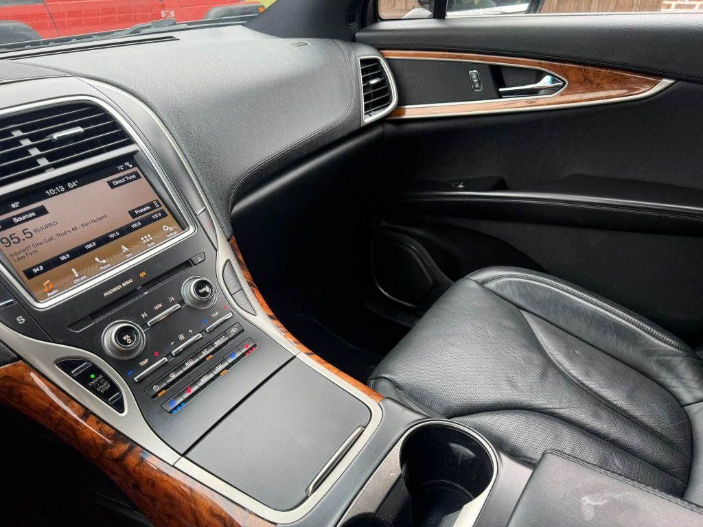 Used 2016 Lincoln MKX Reserve AWD/4WD image 24