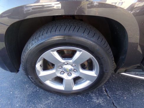 Used 2015 Chevrolet Suburban LTZ image 48