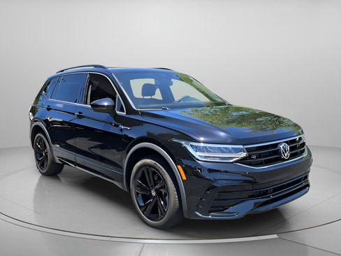 Used 2024 Volkswagen Tiguan SE R-Line FWD image 7
