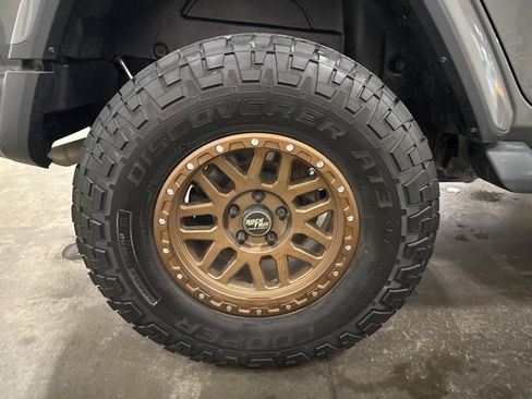 Used 2019 Jeep Wrangler Unlimited Sahara image 44