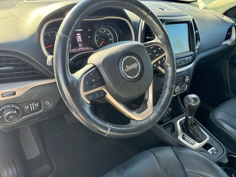 Used 2015 Jeep Cherokee Limited w/ Luxury Group FWD image 6