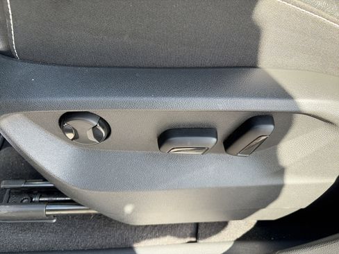 Certified 2024 Volkswagen Atlas SE image 17