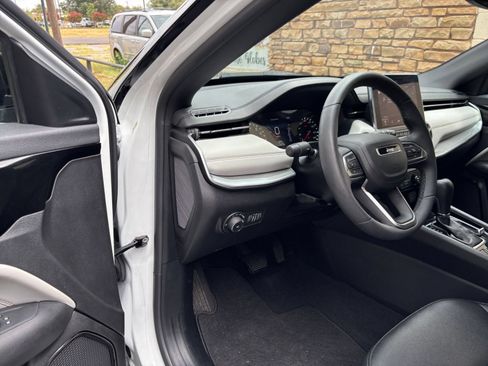 Used 2025 Jeep Compass Limited AWD/4WD image 34