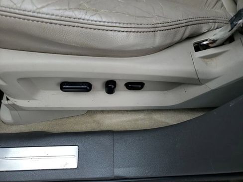 Used 2011 Ford Edge Limited image 23