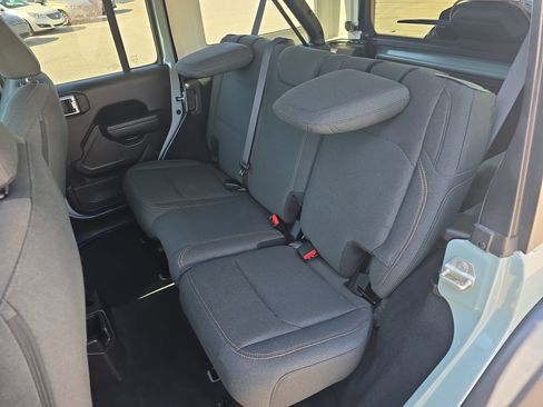 Used 2024 Jeep Wrangler Sport S image 16