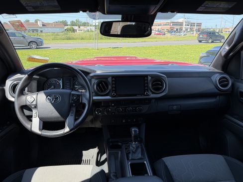 Used 2023 Toyota Tacoma TRD Sport AWD/4WD image 11