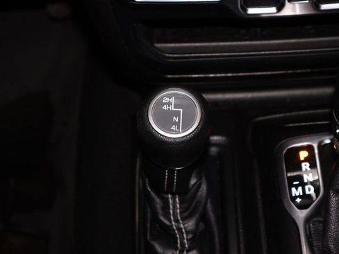 Used 2019 Jeep Wrangler Unlimited Sahara w/ Uconnect 4C Nav & Sound Group image 27