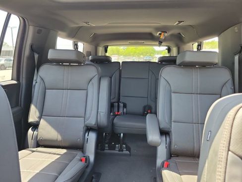 New 2026 Chevrolet Suburban High Country AWD/4WD image 37