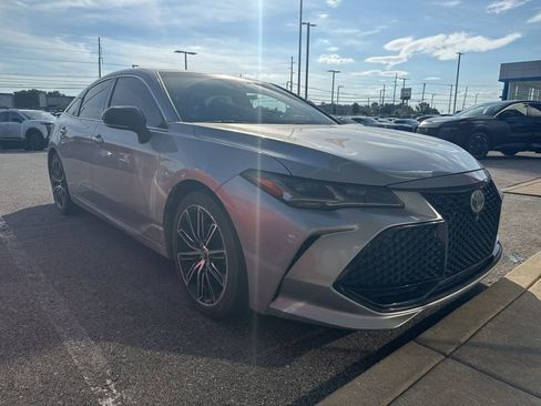 Used 2019 Toyota Avalon Touring w/ Advanced Safety Package FWD image 2