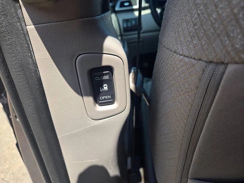 Used 2017 Honda Odyssey EX image 38