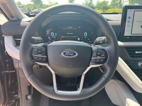 New 2026 Ford Explorer Platinum AWD/4WD image 16