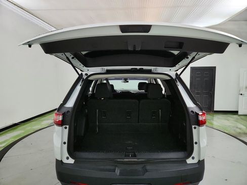 Used 2019 Chevrolet Traverse LS FWD image 29