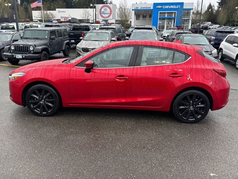 Used 2017 MAZDA MAZDA3 Grand Touring image 8