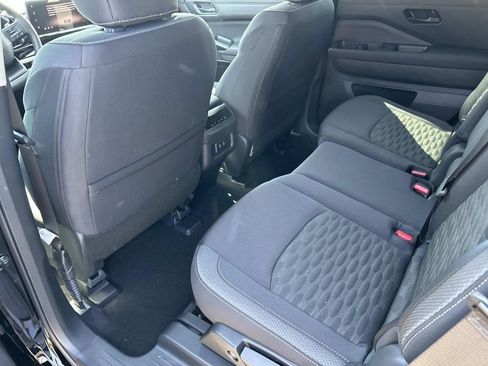 New 2026 Nissan Pathfinder SV w/ SV Premium Package FWD image 19