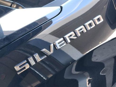 Used 2023 Chevrolet Silverado 1500 Custom image 9