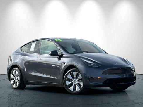 Used 2023 Tesla Model Y Long Range image 2