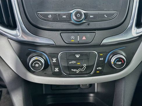 Used 2022 Chevrolet Equinox LS w/ LS Convenience Package FWD image 15