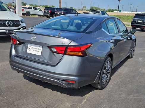 Used 2024 Nissan Altima 2.5 SV FWD image 7