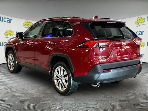 Used 2023 Toyota RAV4 XLE Premium image 4