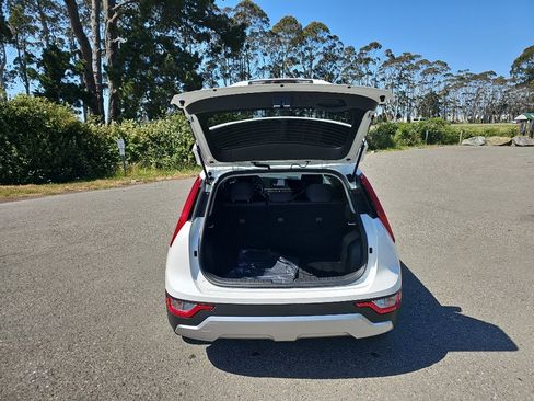New 2026 Kia Niro LX FWD image 5