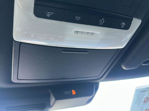 Used 2024 Mitsubishi Outlander SE Black Edition image 14