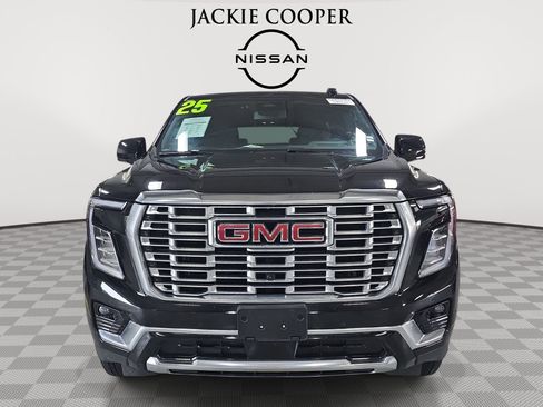 Used 2025 GMC Yukon Denali AWD/4WD image 2