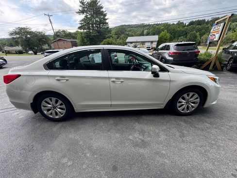 Used 2016 Subaru Legacy 2.5i Premium AWD/4WD image 3
