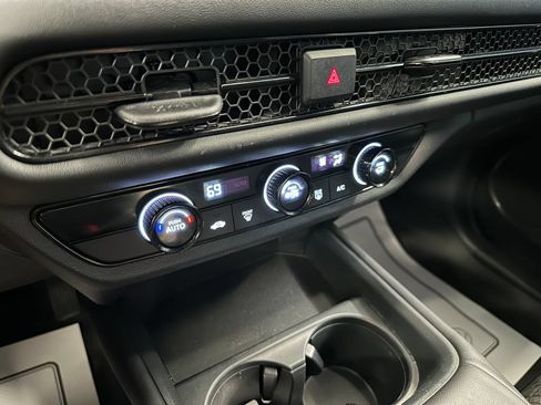 Used 2023 Honda HR-V LX image 14
