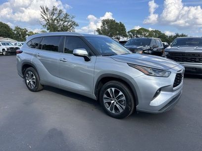Used 2023 Toyota Highlander XLE