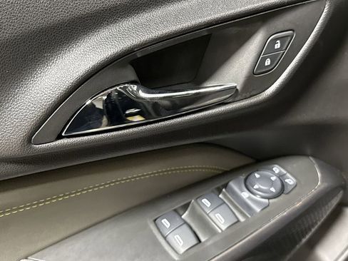 Used 2025 Chevrolet Trax ACTIV w/ Sunroof Package FWD image 21